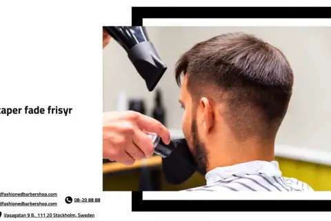 En frisör stylar en herrfrisyr med taper fade. Håret tonas ut snyggt mot nacken.