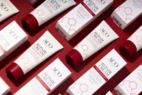 ACO Repair Cream med ceramider för intensiv hudvård. Skyddar, återställer och stärker hudbarriären.