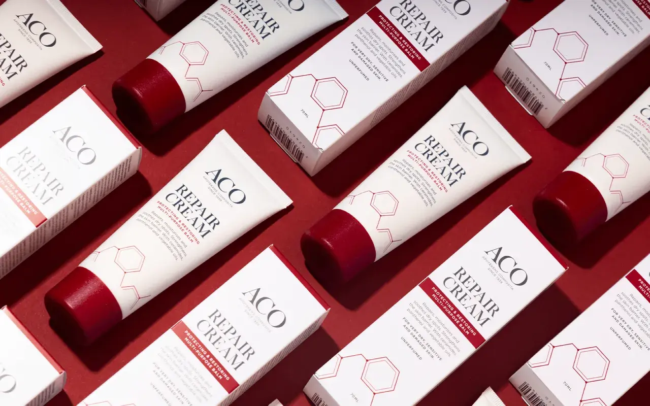 ACO Repair Cream med ceramider för intensiv hudvård. Skyddar, återställer och stärker hudbarriären.