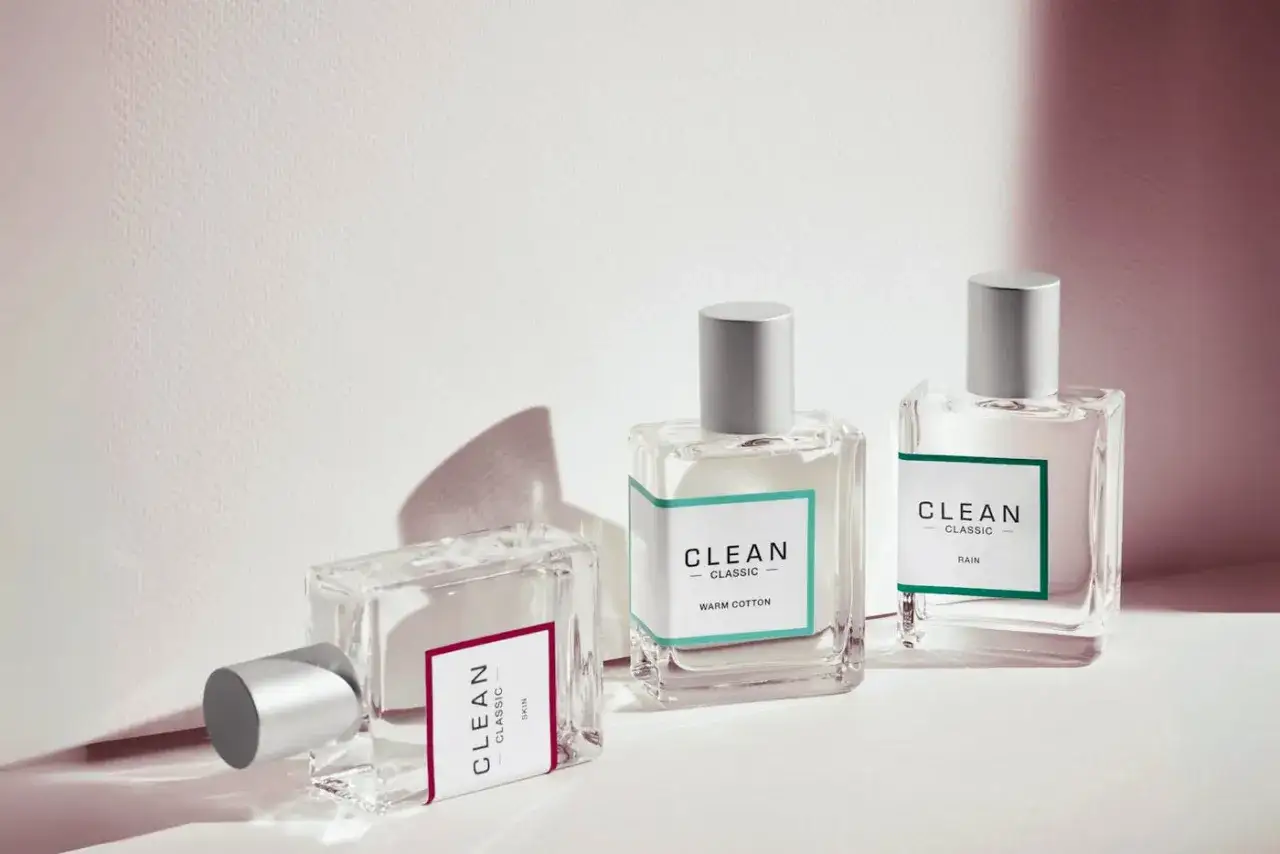 Tre flaskor CLEAN CLASSIC parfym. Fr&aring;gan &auml;r, kan parfym bli gammal?